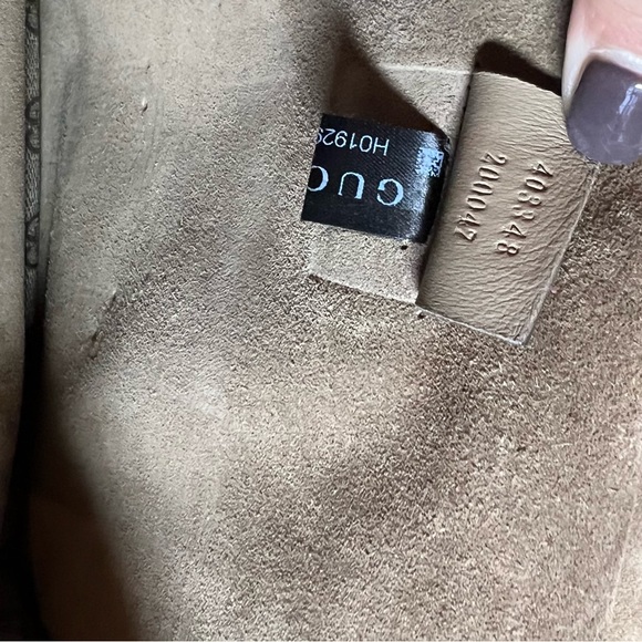 Gucci Beige and Brown Shoulder Bag - Picture 9 of 11